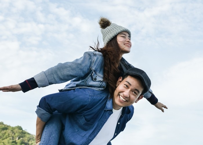 man and woman on first date